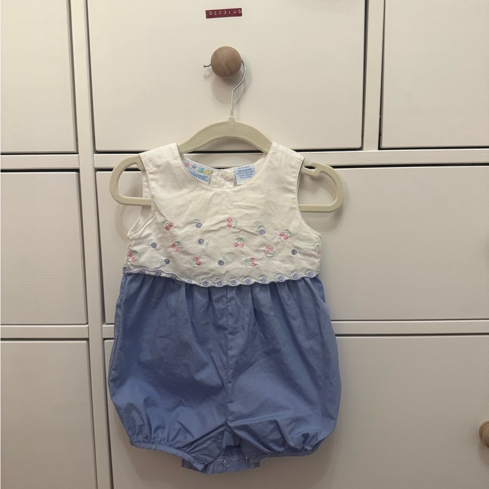 Vintage 90s baby girl Blue and White Baby Romper with Embroidery